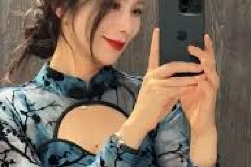 百万网红人设彻底崩塌! 前男友扒出虐狗真相思聪不认女儿是对的