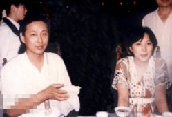 陈道明妻子近照曝光气质优雅两人幸福携手36年